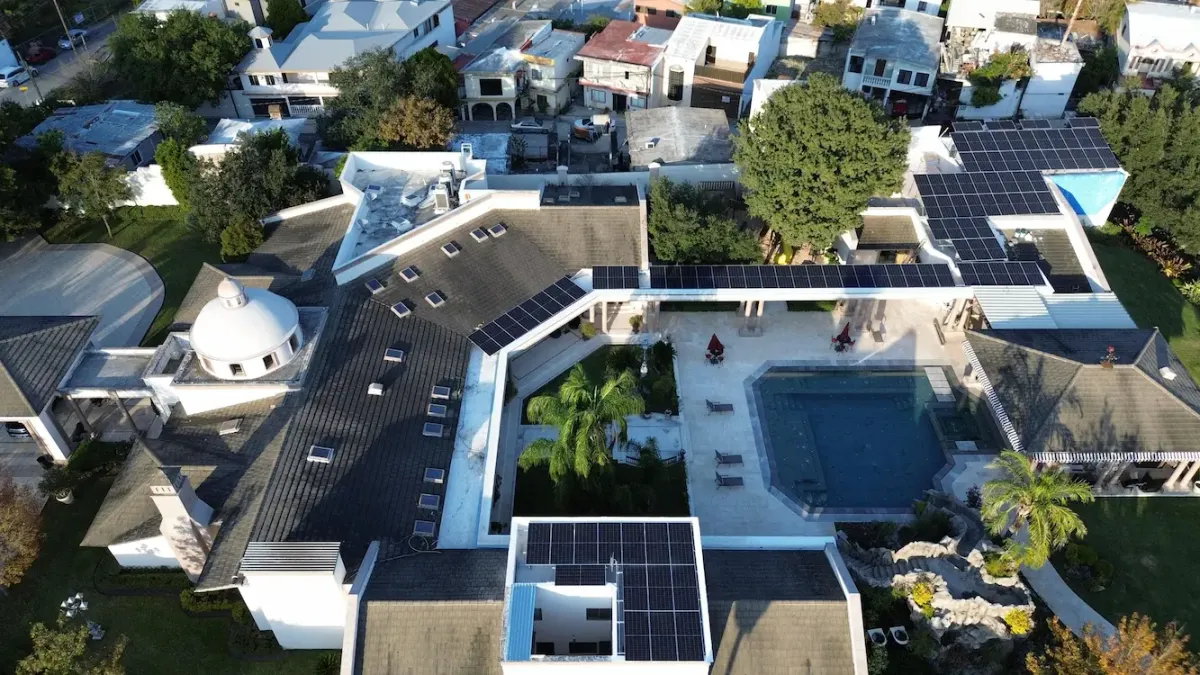 Cuánto ahorra un sistema solar en Monterrey en 2026