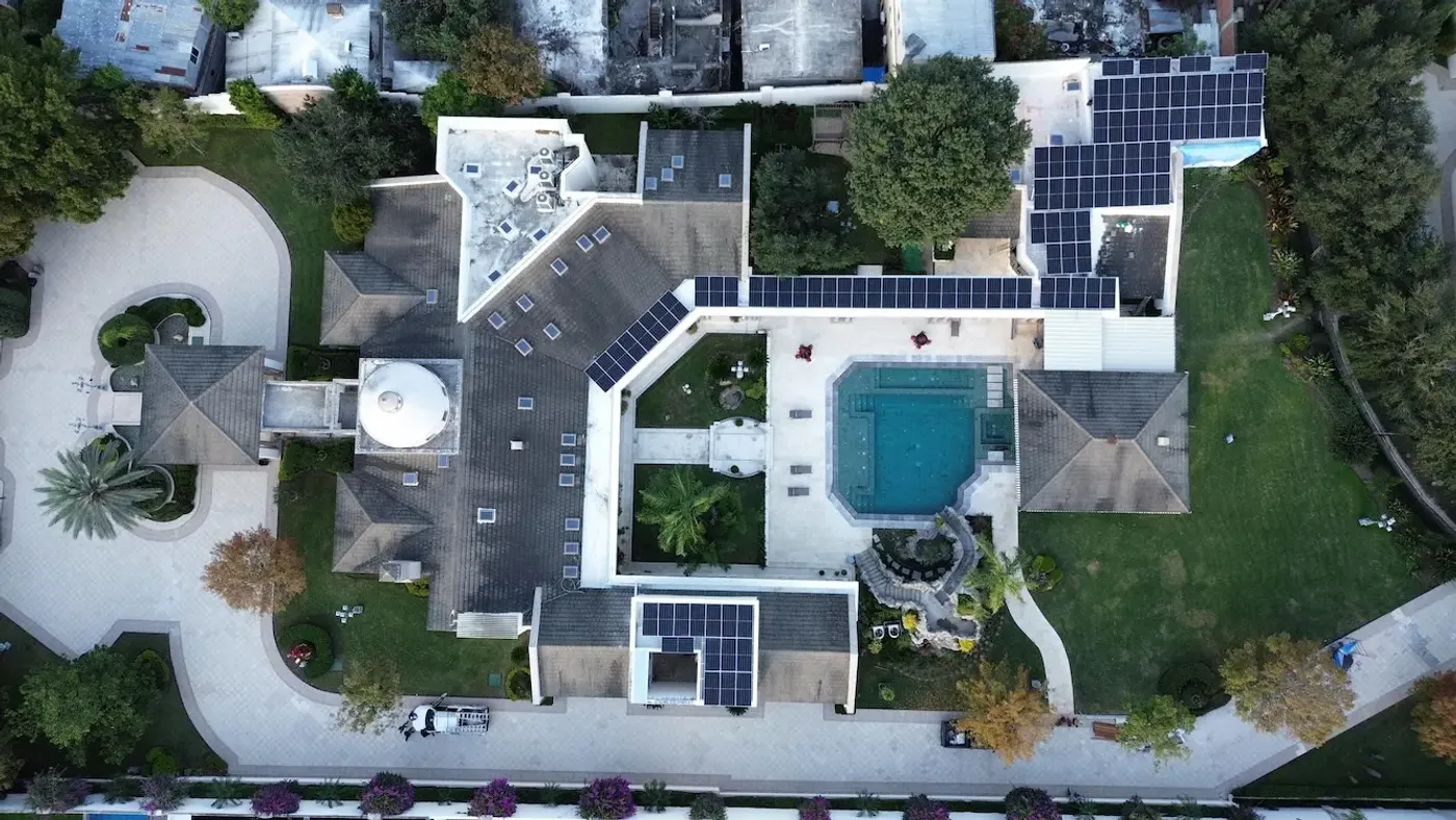 Proyecto club Santiago Nuevo León 100 paneles solares